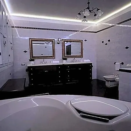 Hotel Petrone | Luxury Four Seasons-jacuzzi&pool 5*